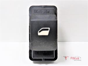 Usados Interruptor de ventanilla eléctrica Peugeot 308 SW (4E/H) 1.6 HDi 16V FAP Precio € 10,00 Norma de margen ofrecido por Focus Automotive