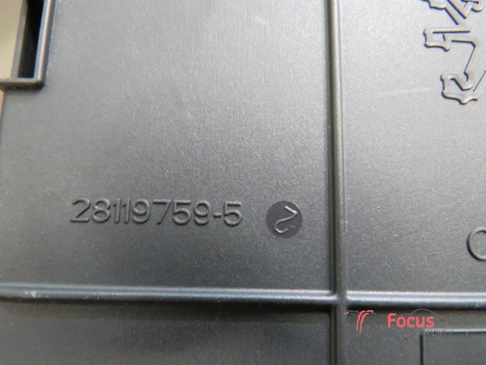 28236841 пежо 308