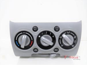 Usagé Panneau de commandes chauffage Nissan Pixo (D31S) 1.0 12V Prix € 20,00 Règlement à la marge proposé par Focus Automotive