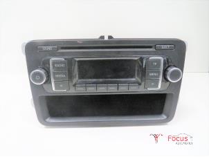 Gebrauchte Radio CD Spieler Volkswagen Polo V (6R) 1.2 TDI 12V BlueMotion Preis € 19,99 Margenregelung angeboten von Focus Automotive
