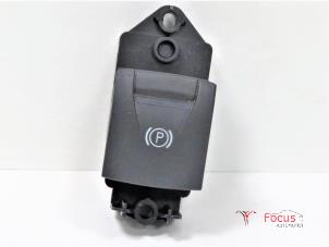 Used Parking brake switch Renault Grand Scénic III (JZ) 1.6 dCi Price € 15,00 Margin scheme offered by Focus Automotive