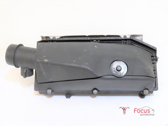 Begagnade Luftfilterhus Mercedes C (W203) 2.2 C-220 CDI 16V Pris € 30,00 Marginaltabell erbjuds av Focus Automotive