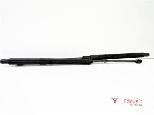 Used Set of gas struts for boot Mercedes C (W203) 2.2 C-220 CDI 16V Price € 25,00 Margin scheme offered by Focus Automotive
