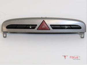Used Panic lighting switch Peugeot 308 (4A/C) 1.6 VTI 16V Price € 15,00 Margin scheme offered by Focus Automotive