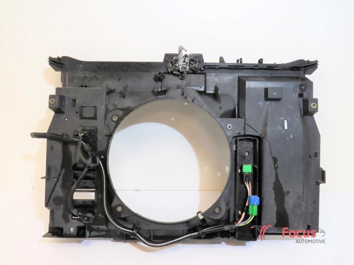 Begagnade Front Citroen C8 (EA/EB) 2.0 HPi 16V Pris € 25,00 Marginaltabell erbjuds av Focus Automotive