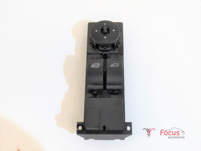 Usados Interruptor combinado de ventanillas Ford Focus 2 Wagon 1.6 TDCi 16V 90 Precio € 15,00 Norma de margen ofrecido por Focus Automotive