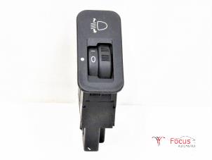 Used AIH headlight switch Peugeot 206 SW (2E/K) 1.4 HDi Price € 10,00 Margin scheme offered by Focus Automotive