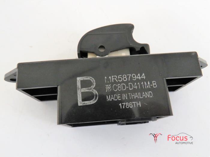 Usados Interruptor de ventanilla eléctrica Mitsubishi Colt (Z2/Z3) 1.1 12V Precio € 10,00 Norma de margen ofrecido por Focus Automotive