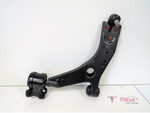 Usagé Bras de suspension avant gauche Ford C-Max (DM2) 1.8 TDCi 16V Prix € 30,00 Règlement à la marge proposé par Focus Automotive