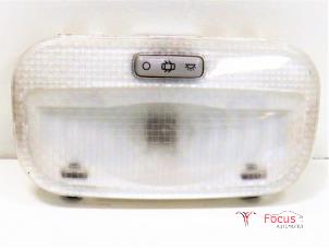 Usagé Eclairage intérieur avant Peugeot Expert (G9) 1.6 HDi 90 Prix € 5,00 Règlement à la marge proposé par Focus Automotive