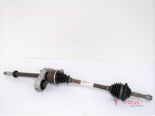 Used Front drive shaft, right Peugeot 206+ (2L/M) 1.1 XR,XS GPL Price € 14,95 Margin scheme offered by Focus Automotive