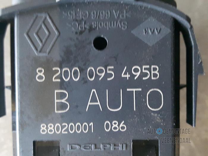 AIH headlight switch from a Renault Clio III (BR/CR) 1.5 dCi 85 2006