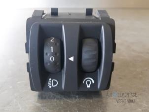 Used AIH headlight switch Renault Clio III (BR/CR) 1.5 dCi 85 Price € 5,00 Margin scheme offered by Autodemontage Veenendaal BV