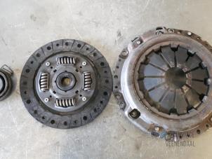Used Clutch kit (complete) Toyota Yaris II (P9) 1.0 12V VVT-i Price € 45,00 Margin scheme offered by Autodemontage Veenendaal BV