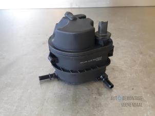 Used Fuel filter housing Peugeot 206 (2A/C/H/J/S) 1.4 HDi Price € 38,00 Margin scheme offered by Autodemontage Veenendaal BV
