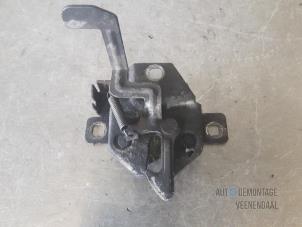 Used Bonnet lock mechanism Daihatsu Sirion/Storia (M1) 1.0 12V DVVT Price € 15,00 Margin scheme offered by Autodemontage Veenendaal BV