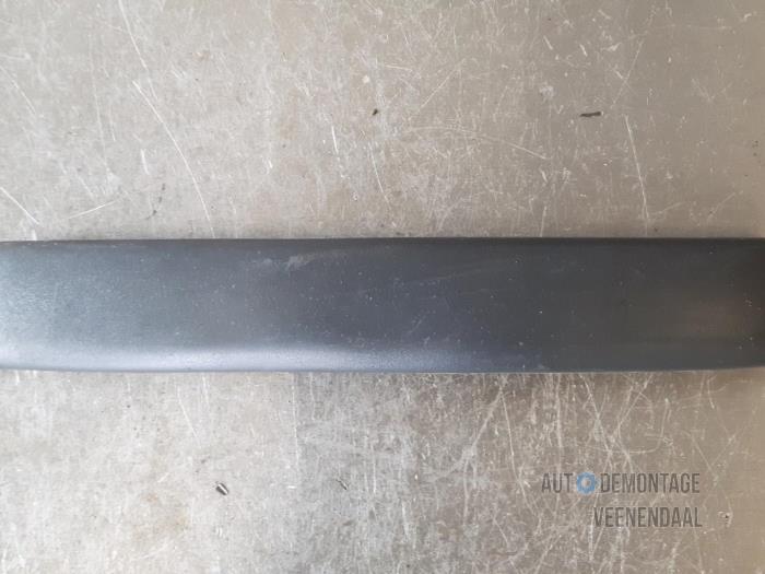 Front bumper splitter molding