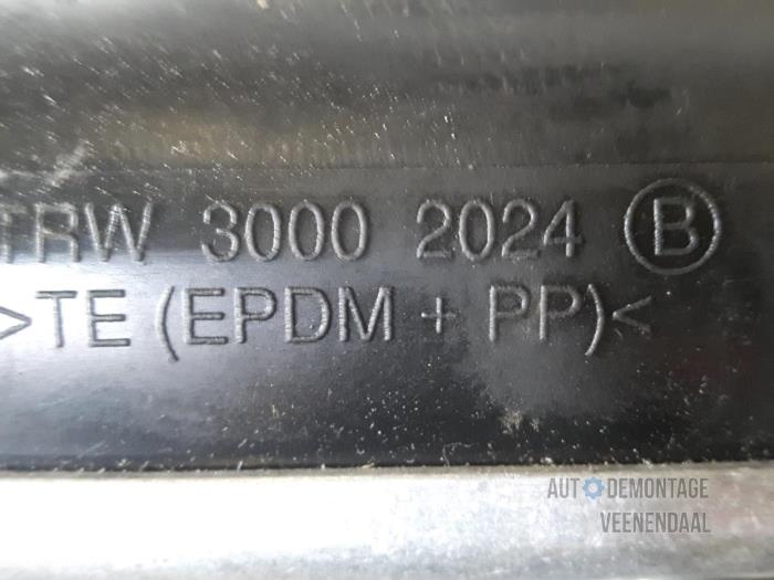 Poduszka powietrzna prawa (deska rozdzielcza) z Mercedes-Benz E Combi (S210) 3.0 E-300 TD 24V 1998