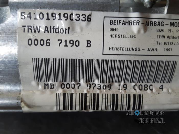Right airbag (dashboard) from a Mercedes-Benz E Combi (S210) 3.0 E-300 TD 24V 1998
