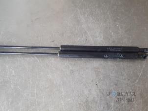 Used Set of tailgate gas struts Mercedes E Combi (S210) 3.0 E-300 TD 24V Price € 10,00 Margin scheme offered by Autodemontage Veenendaal BV
