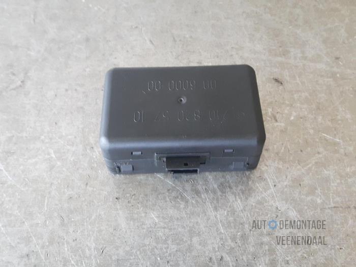 Begagnade Regnsensor Mercedes E Combi (S210) 3.0 E-300 TD 24V Pris € 25,00 Marginaltabell erbjuds av Autodeleninkleur