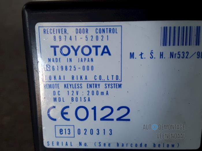Module verrouillage central des portes d'un Toyota Yaris (P1) 1.3 16V VVT-i 2002