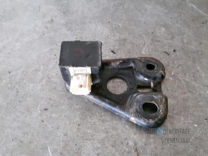 Gebrauchte Airbag Sensor Toyota Yaris (P1) 1.3 16V VVT-i Preis € 20,00 Margenregelung angeboten von Autodeleninkleur