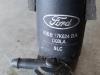Windscreen washer pump from a Ford Focus 1 1.4 16V 2000