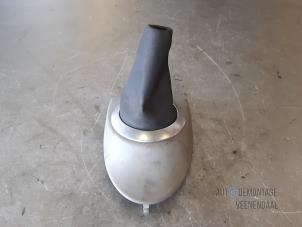 Used Gear stick cover Renault Modus/Grand Modus (JP) 1.4 16V Price € 15,75 Margin scheme offered by Autodemontage Veenendaal BV