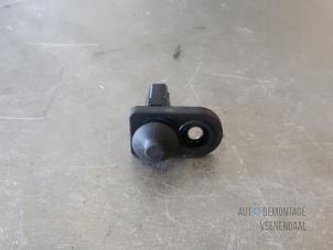 Used Door contact switch Hyundai i10 (F5) 1.1i 12V Price € 5,25 Margin scheme offered by Autodemontage Veenendaal BV
