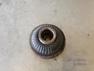 Used Front spring retainer, left Opel Astra H (L48) 1.6 16V Twinport Price € 15,75 Margin scheme offered by Autodemontage Veenendaal BV