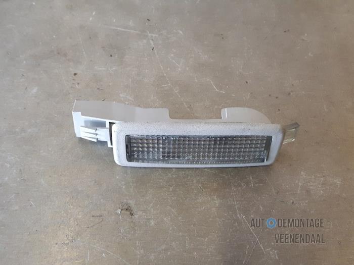 Begagnade Innerbelysning Renault Laguna II Grandtour (KG) 1.9 dCi 120 Pris € 5,50 Marginaltabell erbjuds av Autodeleninkleur