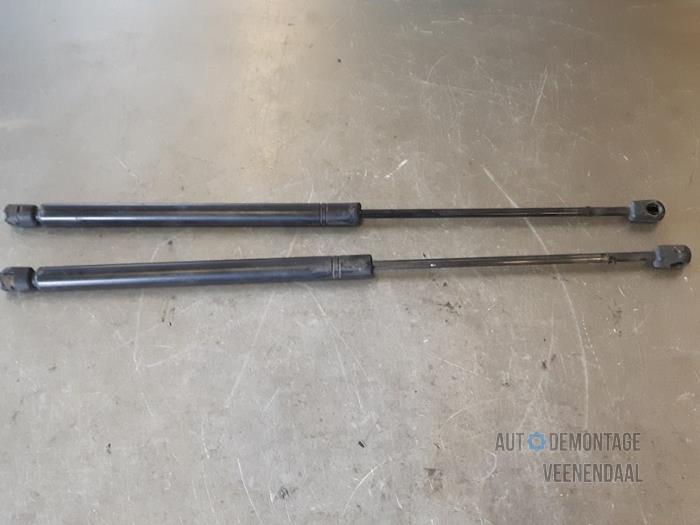 Set of tailgate gas struts from a Opel Astra G (F08/48) 1.6 2001