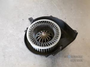 Usados Motor de ventilador de calefactor Seat Ibiza III (6L1) 1.4 16V 75 Precio € 40,95 Norma de margen ofrecido por Autodemontage Veenendaal BV