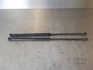 Used Set of tailgate gas struts Seat Ibiza III (6L1) 1.4 16V 75 Price € 10,00 Margin scheme offered by Autodemontage Veenendaal BV