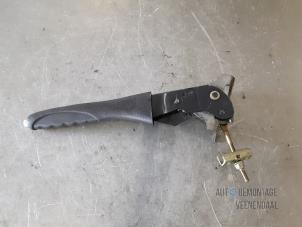 Used Parking brake lever Peugeot 206 (2A/C/H/J/S) 2.0 XS,XT HDi Price € 25,20 Margin scheme offered by Autodemontage Veenendaal BV