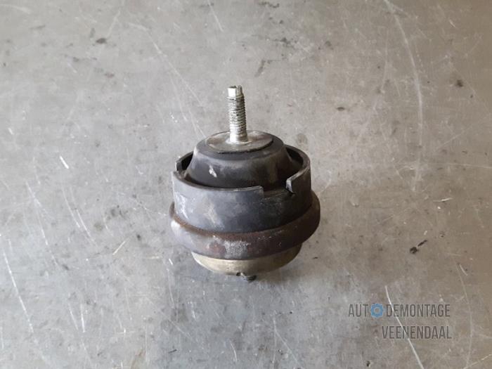 Usagé Support moteur Peugeot 206 (2A/C/H/J/S) 2.0 XS,XT HDi Prix € 9,90 Règlement à la marge proposé par Autodeleninkleur