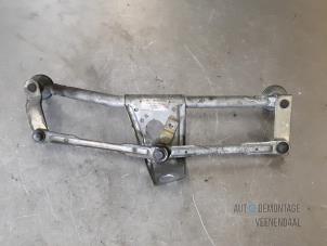 Used Wiper mechanism Peugeot 206 (2A/C/H/J/S) 2.0 XS,XT HDi Price € 14,70 Margin scheme offered by Autodemontage Veenendaal BV