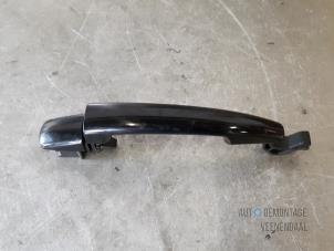 Used Rear door handle 4-door, right Peugeot 208 I (CA/CC/CK/CL) 1.6 e-HDi FAP Price € 26,25 Margin scheme offered by Autodemontage Veenendaal BV