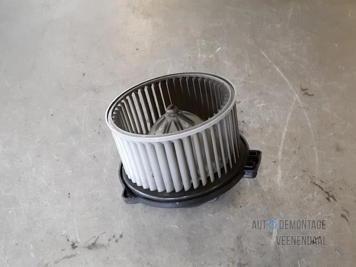 Heating and ventilation fan motor from a Volvo S40 (VS) 1.8 16V 1998