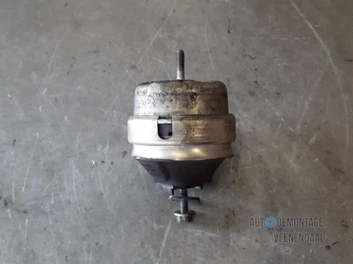 Used Engine mount Volkswagen Passat Variant Syncro/4Motion (3B5) 2.8 30V Syncro Price € 16,50 Margin scheme offered by Autodeleninkleur