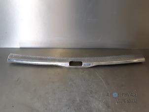 Used Rear bumper strip, central Volkswagen Passat Variant Syncro/4Motion (3B5) 2.8 30V Syncro Price € 31,50 Margin scheme offered by Autodemontage Veenendaal BV