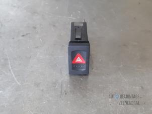 Used Panic lighting switch Volkswagen Passat Variant Syncro/4Motion (3B5) 2.8 30V Syncro Price € 10,50 Margin scheme offered by Autodemontage Veenendaal BV