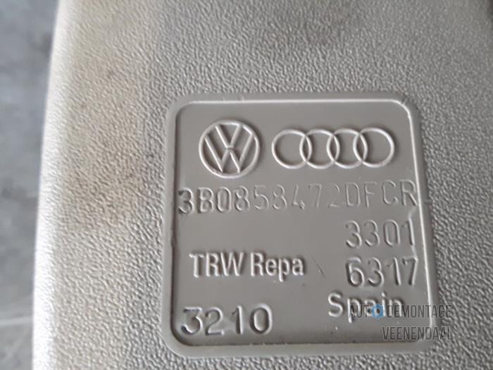 Wtyk pasa bezpieczenstwa prawy przód z Volkswagen Passat Variant Syncro/4Motion (3B5) 2.8 30V Syncro 2000