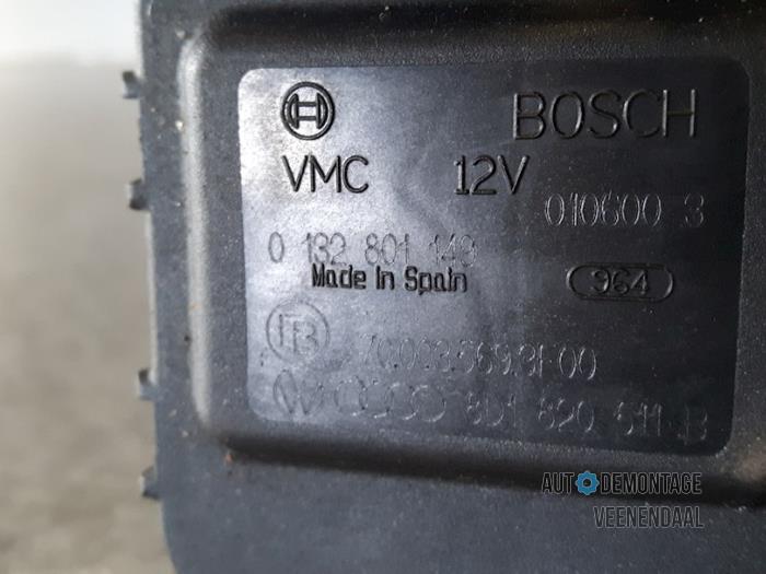 Heater valve motor from a Volkswagen Passat Variant Syncro/4Motion (3B5) 2.8 30V Syncro 2000