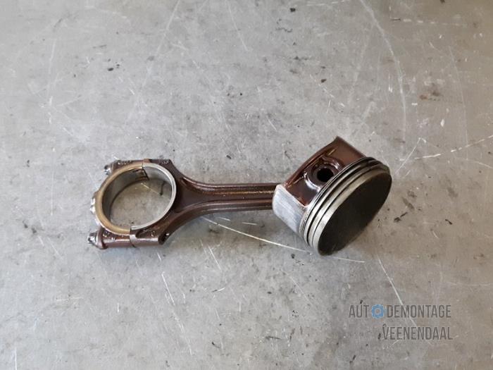 Usagé Piston Volkswagen Passat Variant Syncro/4Motion (3B5) 2.8 30V Syncro Prix € 50,00 Règlement à la marge proposé par Autodeleninkleur