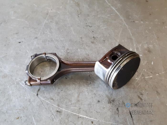 Usagé Piston Volkswagen Passat Variant Syncro/4Motion (3B5) 2.8 30V Syncro Prix € 50,00 Règlement à la marge proposé par Autodeleninkleur