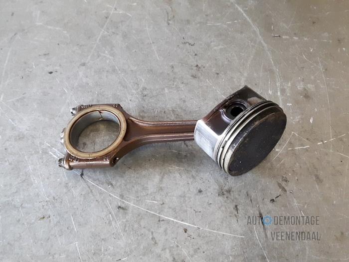 Usagé Piston Volkswagen Passat Variant Syncro/4Motion (3B5) 2.8 30V Syncro Prix € 50,00 Règlement à la marge proposé par Autodeleninkleur