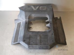 Usados Cobertor motor Audi A4 (B5) 2.6 E V6 Precio € 42,00 Norma de margen ofrecido por Autodemontage Veenendaal BV