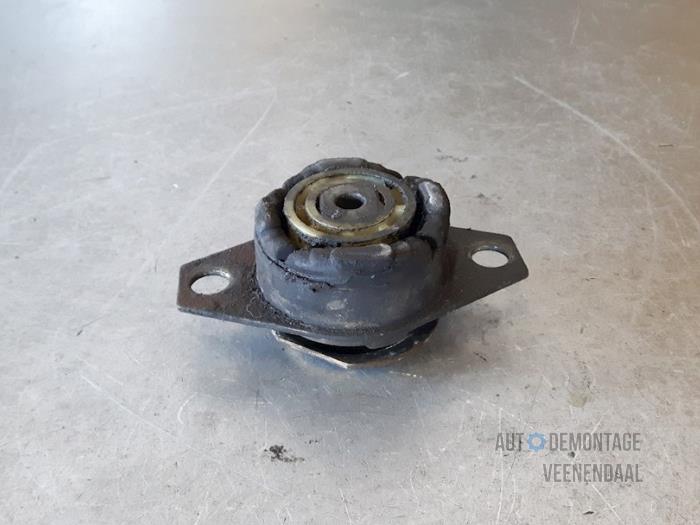 Usagé Support moteur Fiat Seicento (187) Prix € 15,00 Règlement à la marge proposé par Autodeleninkleur